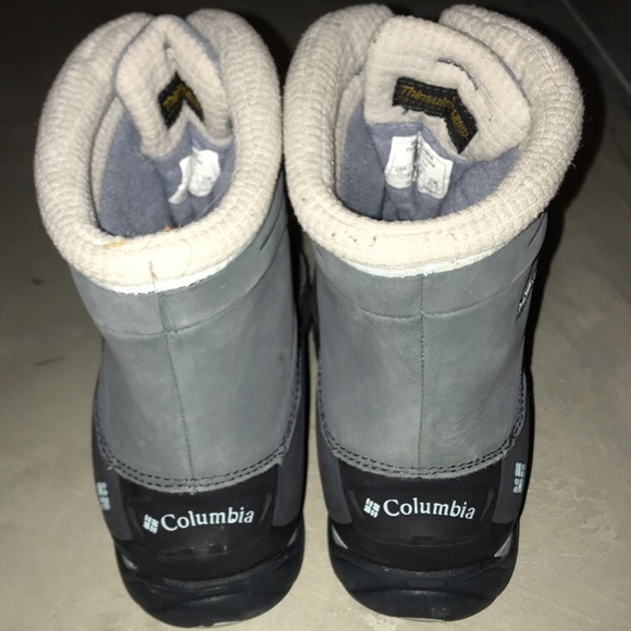 Women’s Columbia winter boots - Picture 2 of 4